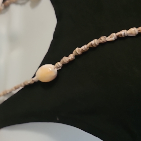 Shell Necklace - 4 of Kind - Picture 2 of 3